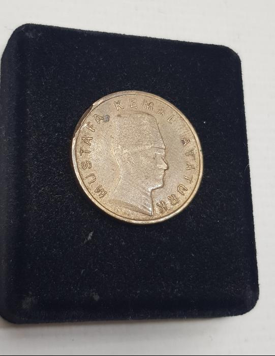 8,30 GRAM AĞIRLIKTA 1999 TARİHLİ NADİR EROR 100.000 LİRA
