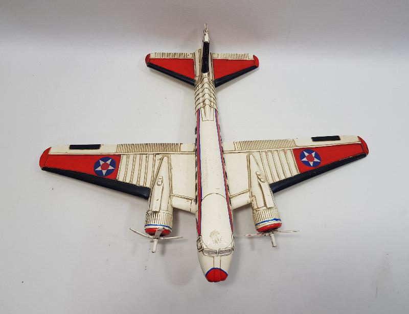 ESKİLERDEN BÜYÜK BOY METAL OYUNCAK UÇAK