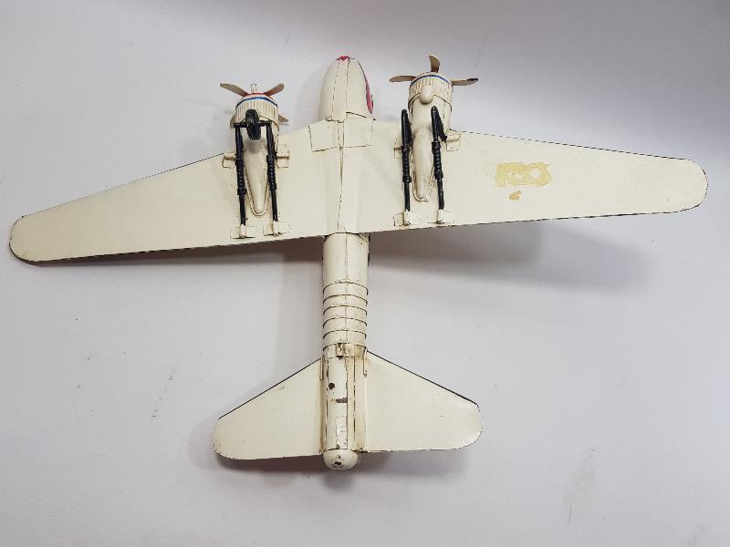 ESKİLERDEN BÜYÜK BOY METAL OYUNCAK UÇAK