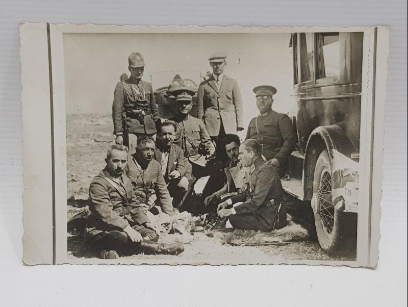 1926 MUSTAFA KEMAL ATATÜRK ANKARA MANEVRALARINDA DİNLENİRKEN FOTOĞRAF
