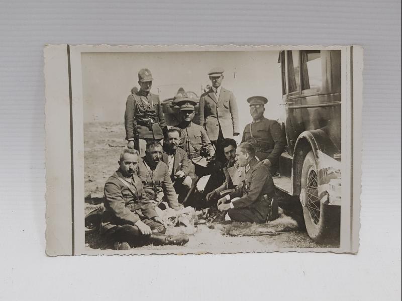 1926 MUSTAFA KEMAL ATATÜRK ANKARA MANEVRALARINDA DİNLENİRKEN FOTOĞRAF