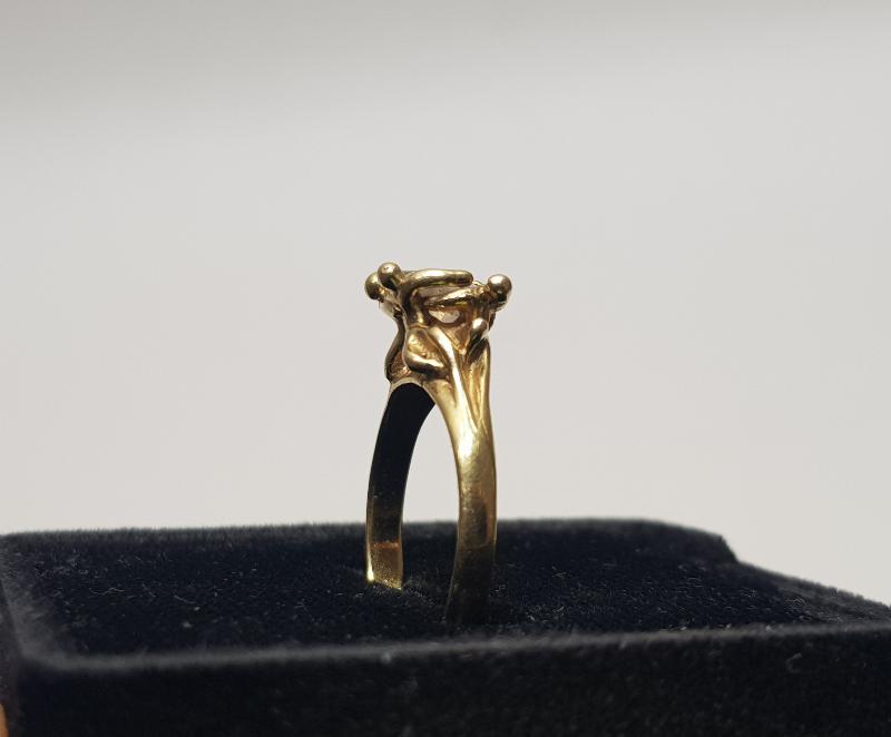 1930'LARDAN ZİRKON TAŞLI ÇOK FARKLI FORMDA YÜZÜK