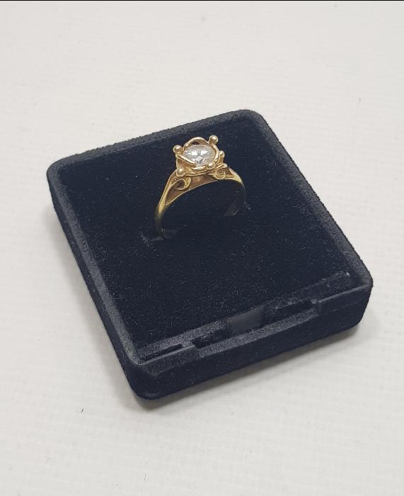 1930'LARDAN ZİRKON TAŞLI ÇOK FARKLI FORMDA YÜZÜK