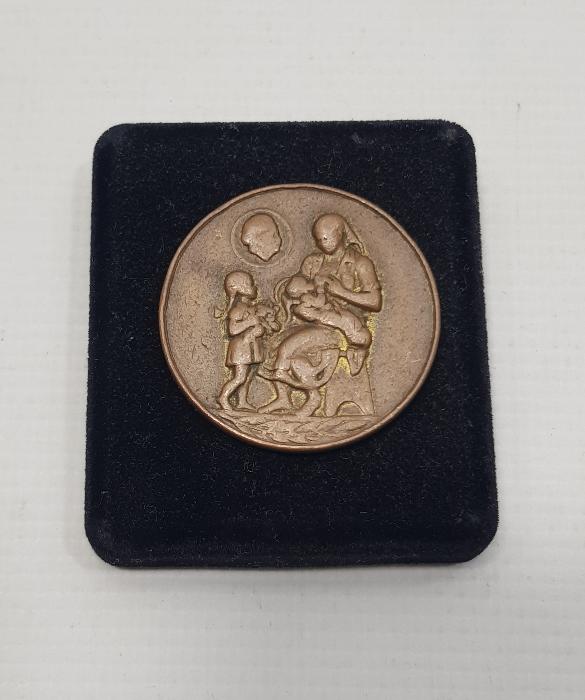 1940'LARDAN İRAN ÇOCUK ESİRGEME KURUMU MADALYASI