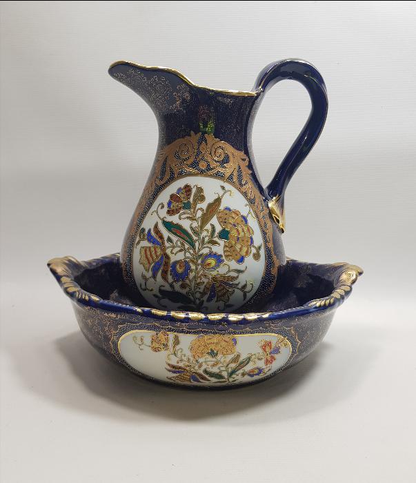 ANTİKA ALTIN YALDIZLI VE MİNELİ PORSELEN BANYO SETİ 