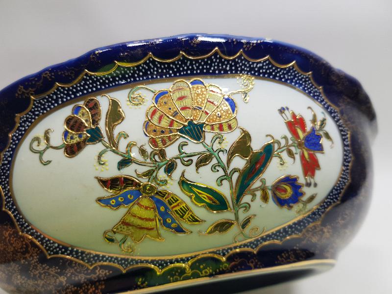 ANTİKA ALTIN YALDIZLI VE MİNELİ PORSELEN BANYO SETİ 