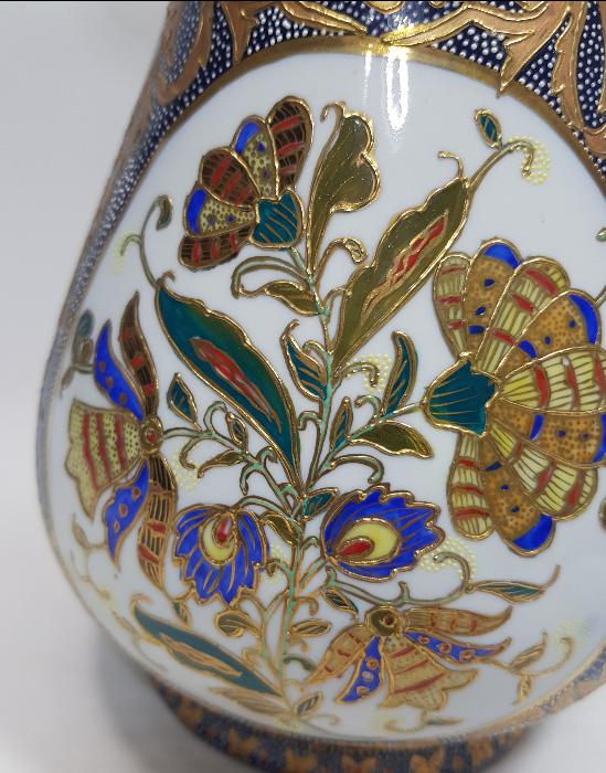 ANTİKA ALTIN YALDIZLI VE MİNELİ PORSELEN BANYO SETİ 