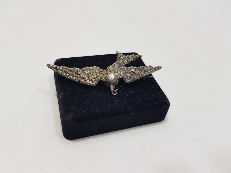 ANTİKA KIRLAGIÇ FORMLU GÜMÜŞ BROŞ