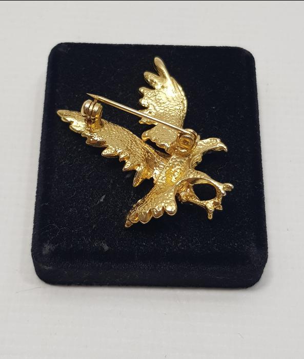 KARTAL FORMLU, SWAROVSKİ TAŞLI ALTIN KAPLAMA BROŞ