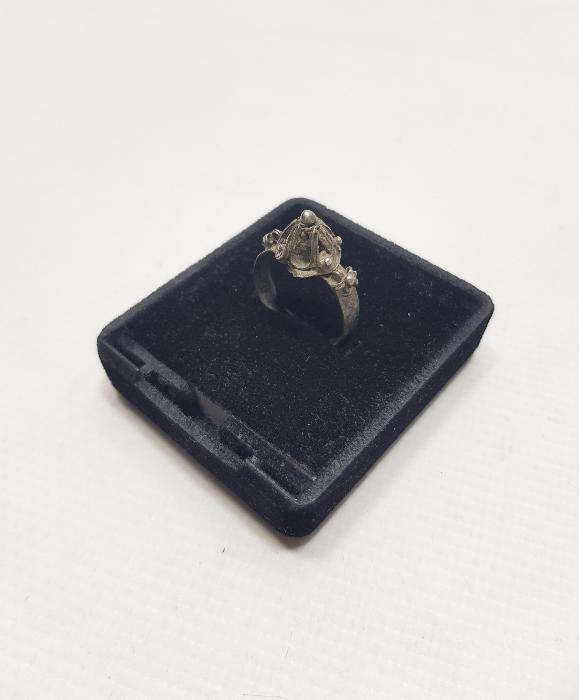 OSMANLI DÖNEMİ TEKKE İŞİ KUBBE FORMLU GÜMÜŞ YÜZÜK