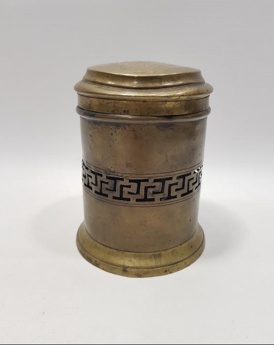 OSMANLICA YAZILI VE MEŞRUTİYET BAYRAKLI ÇOK NADİR KAMİNETO