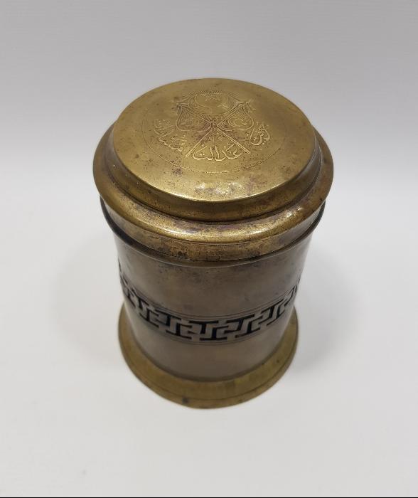 OSMANLICA YAZILI VE MEŞRUTİYET BAYRAKLI ÇOK NADİR KAMİNETO