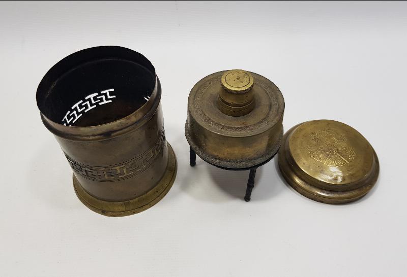 OSMANLICA YAZILI VE MEŞRUTİYET BAYRAKLI ÇOK NADİR KAMİNETO