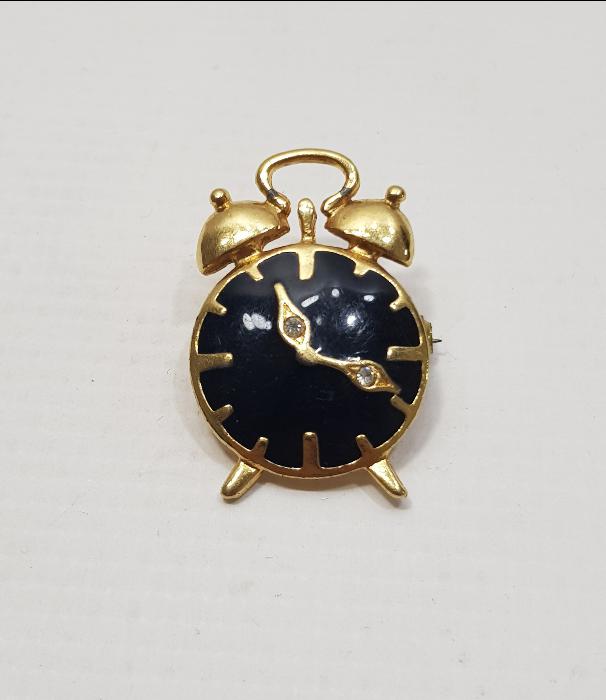 SAAT FORMLU ALTIN KAPLAMA MİNELİ BROŞ 