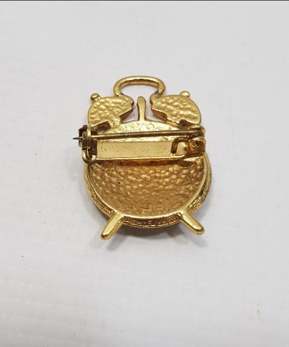 SAAT FORMLU ALTIN KAPLAMA MİNELİ BROŞ 