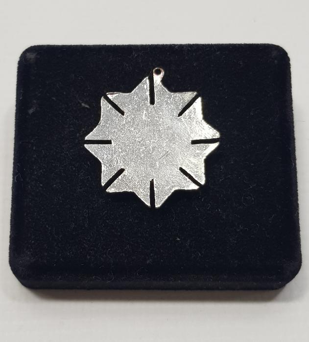 TÜRKİYE KIZILAY DERNEĞİ İNSANLIK HİZMETİNDE MİNELİ ROZET