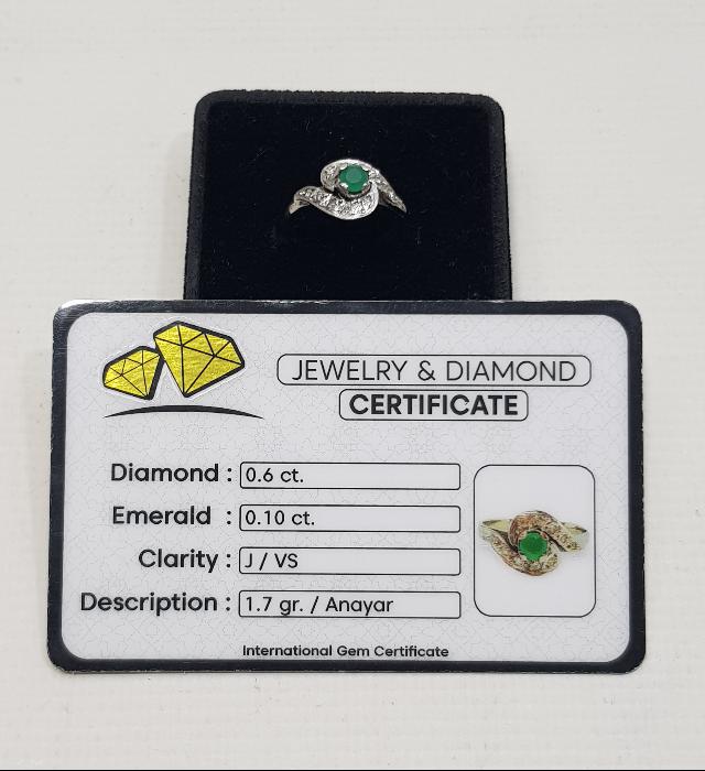 ZÜMRÜT TAŞLI PIRLANTA YÜZÜK