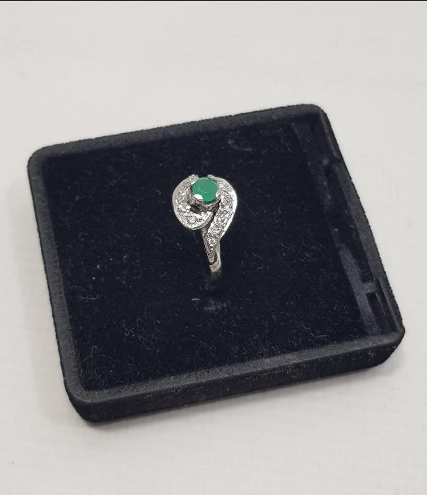 ZÜMRÜT TAŞLI PIRLANTA YÜZÜK