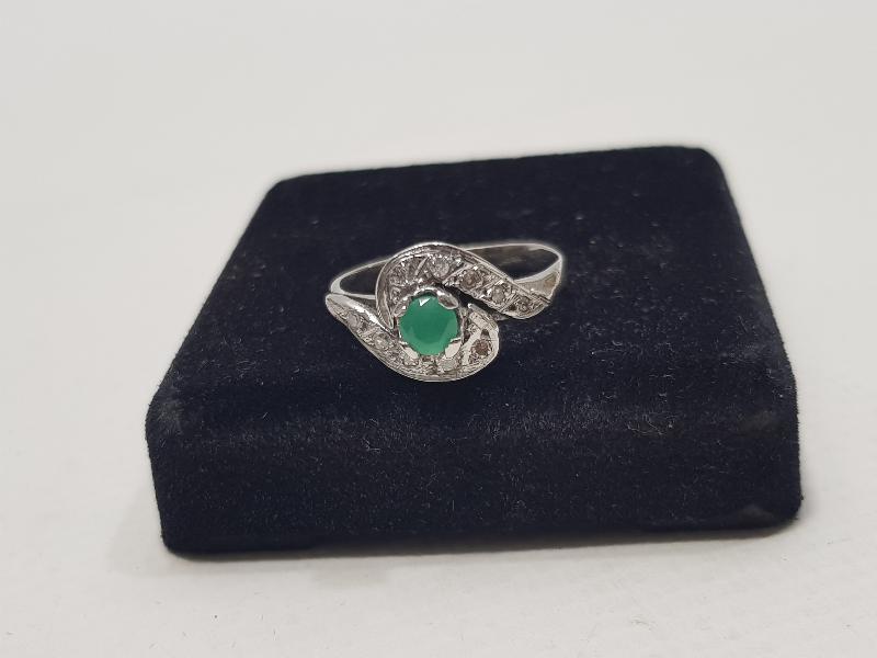 ZÜMRÜT TAŞLI PIRLANTA YÜZÜK