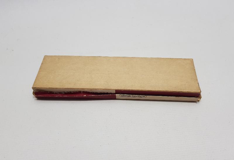 AY YILDIZLI DMO KUTUSUNDA BİR DÜZİNE KALEM