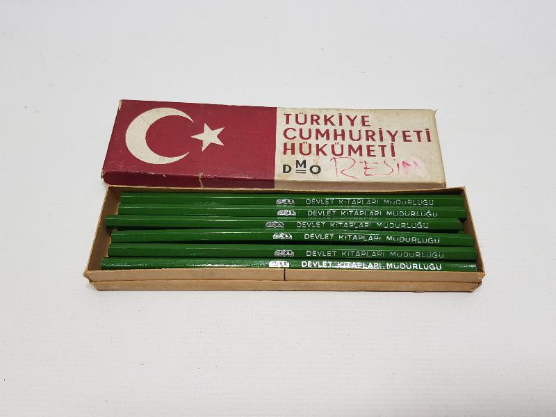 AY YILDIZLI DMO KUTUSUNDA BİR DÜZİNE KALEM