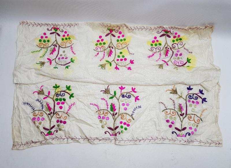 OSMANLI DÖNEMİ EL İŞLEME İPEK SEHPA ÖRTÜSÜ