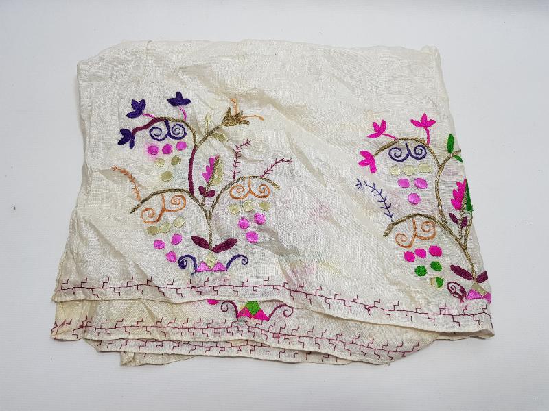 OSMANLI DÖNEMİ EL İŞLEME İPEK SEHPA ÖRTÜSÜ