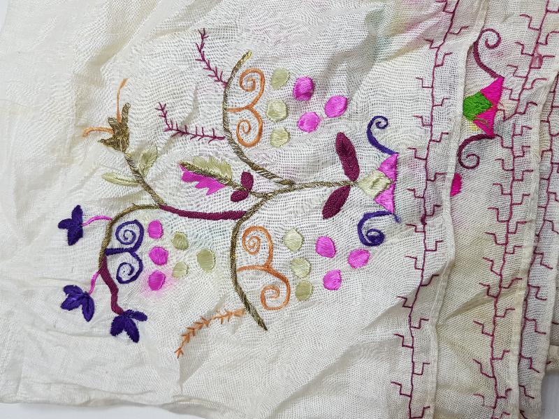 OSMANLI DÖNEMİ EL İŞLEME İPEK SEHPA ÖRTÜSÜ