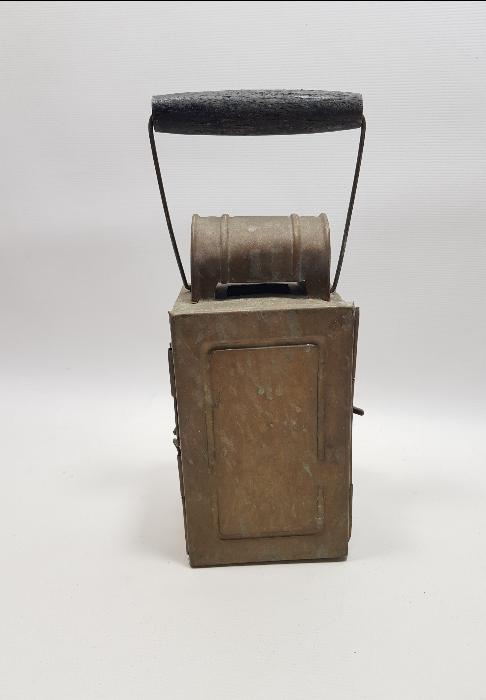 ANTİKA DEMİRYOLU İŞARET LAMBASI