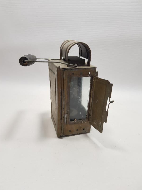 ANTİKA DEMİRYOLU İŞARET LAMBASI