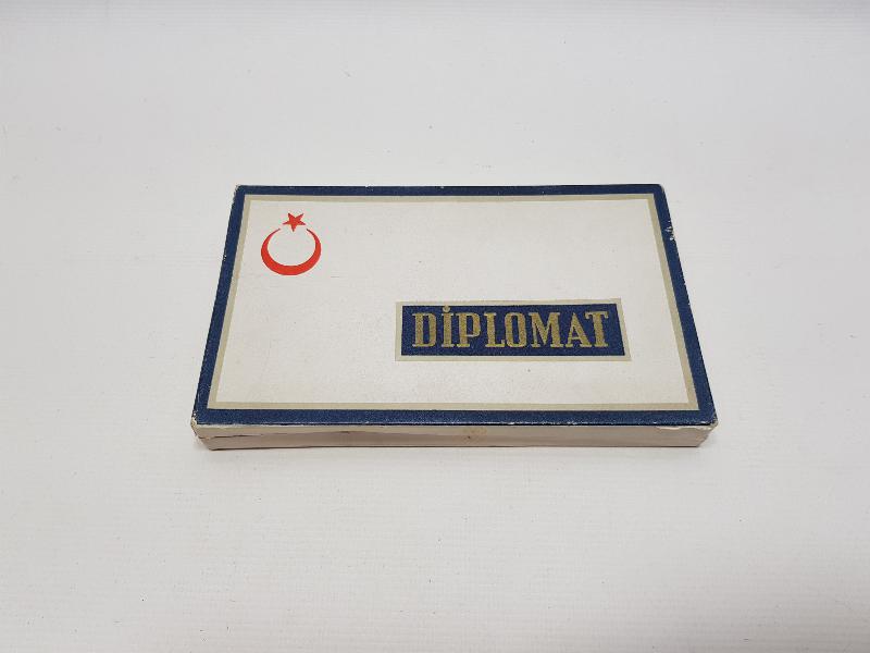 İÇİ DOLU DİPLOMAT SİGARA KUTUSU 