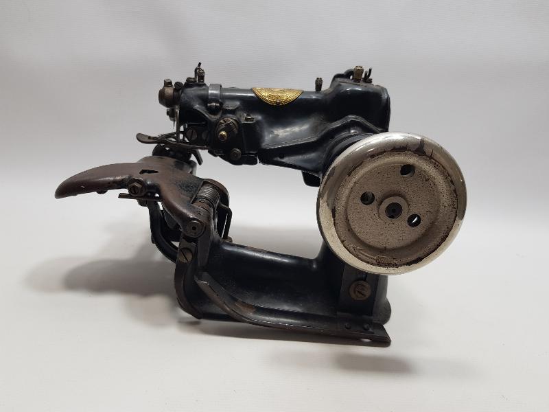 OSMANLI DÖNEMİ ÇOK FARKLI FORMDA DİKİŞ MAKİNESİ