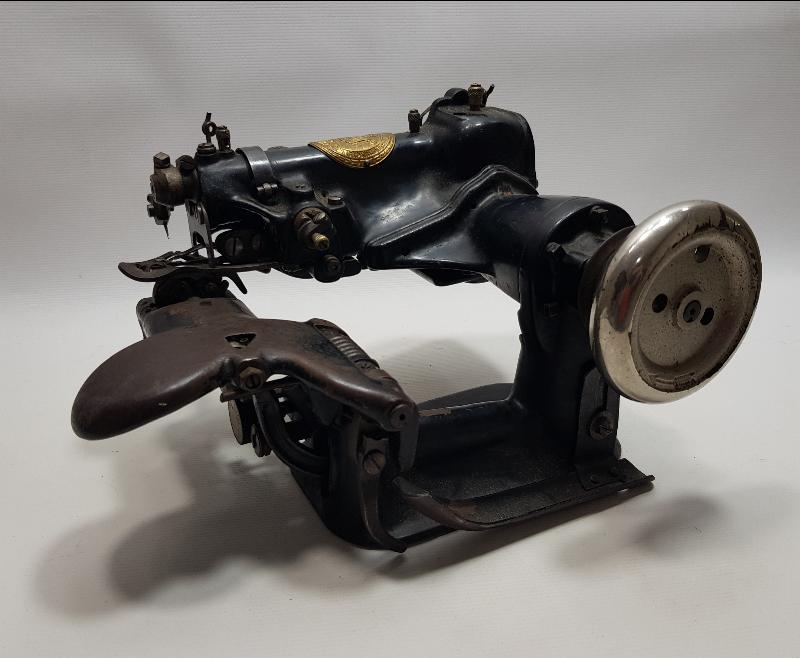 OSMANLI DÖNEMİ ÇOK FARKLI FORMDA DİKİŞ MAKİNESİ