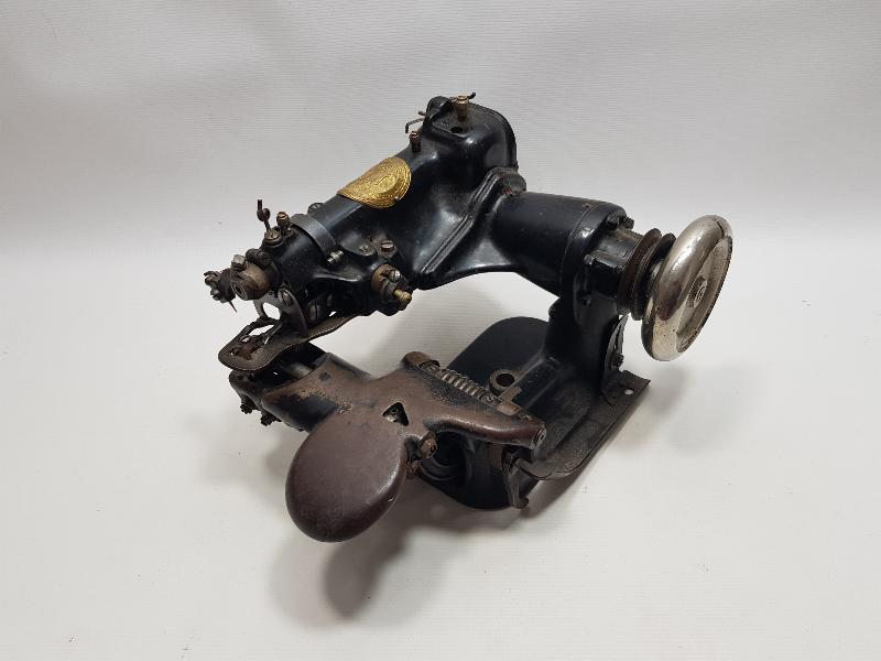 OSMANLI DÖNEMİ ÇOK FARKLI FORMDA DİKİŞ MAKİNESİ