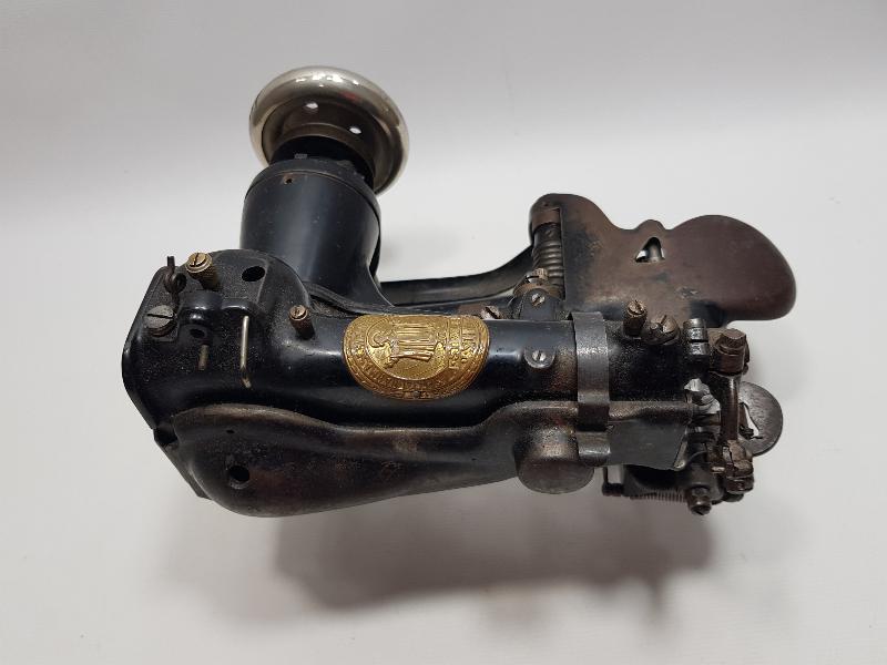 OSMANLI DÖNEMİ ÇOK FARKLI FORMDA DİKİŞ MAKİNESİ