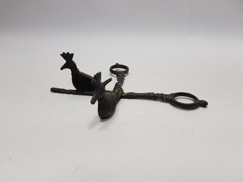 OSMANLI DÖNEMİ ERMENİ İŞİ TAVUSKUŞU FORMLU MUM MAKASI