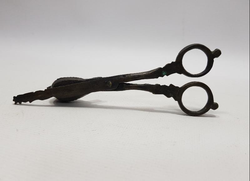 OSMANLI DÖNEMİ ERMENİ İŞİ TAVUSKUŞU FORMLU MUM MAKASI