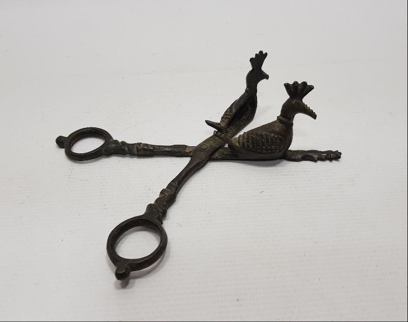 OSMANLI DÖNEMİ ERMENİ İŞİ TAVUSKUŞU FORMLU MUM MAKASI