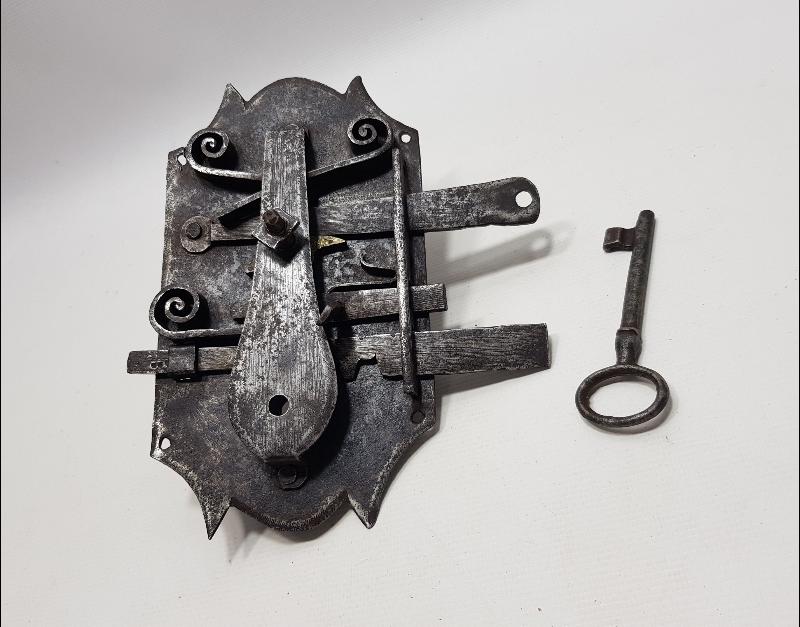 OSMANLI DÖNEMİ KONAK KAPI KİLİDİ VE ANAHTARI 