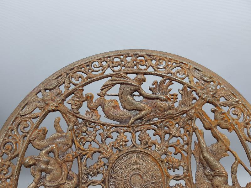 TANRI VE TANRIÇALAR İŞLENMİŞ NADİR METAL TABAK