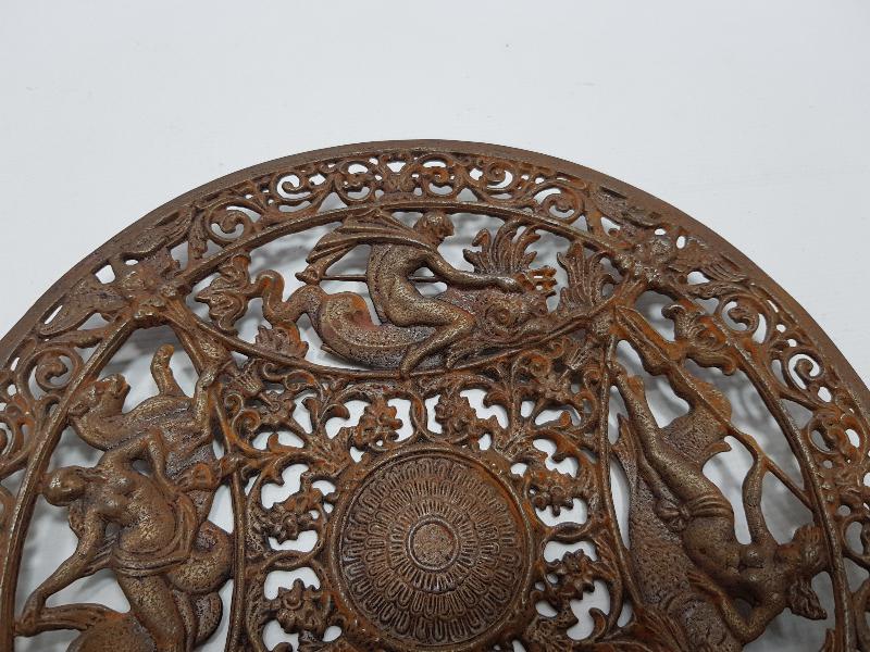 TANRI VE TANRIÇALAR İŞLENMİŞ NADİR METAL TABAK