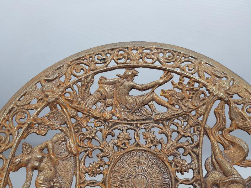 TANRI VE TANRIÇALAR İŞLENMİŞ NADİR METAL TABAK