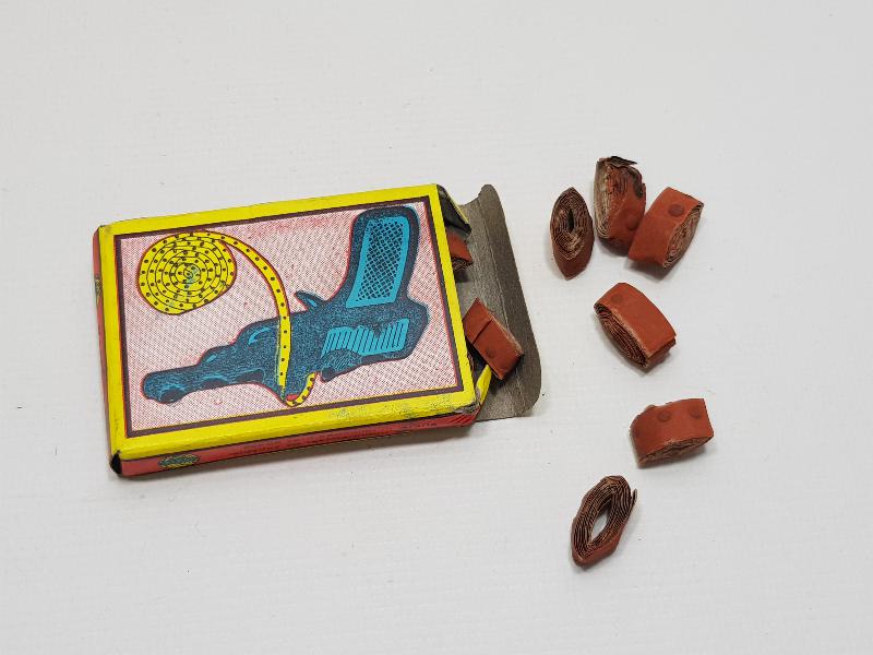 ANTİKA OYUNCAK: OTOMATİK TABANCA ŞERİT KAPSÜLLERİ 