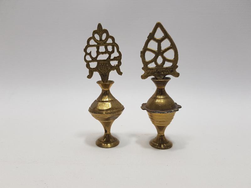 İKİ ADET ANTİKA PİRİNÇ SÜRMEDAN