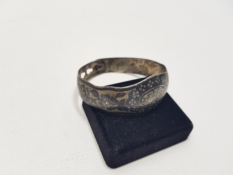 YADİGAR YAZILI SAVATLI GÜMÜŞ BİLEZİK