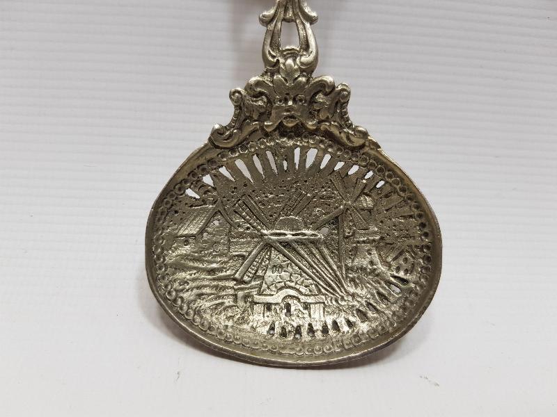 YELKENLİ VE DEĞİRMEN GÖRSELLİ GÜMÜŞ DUVAR KAŞIĞI