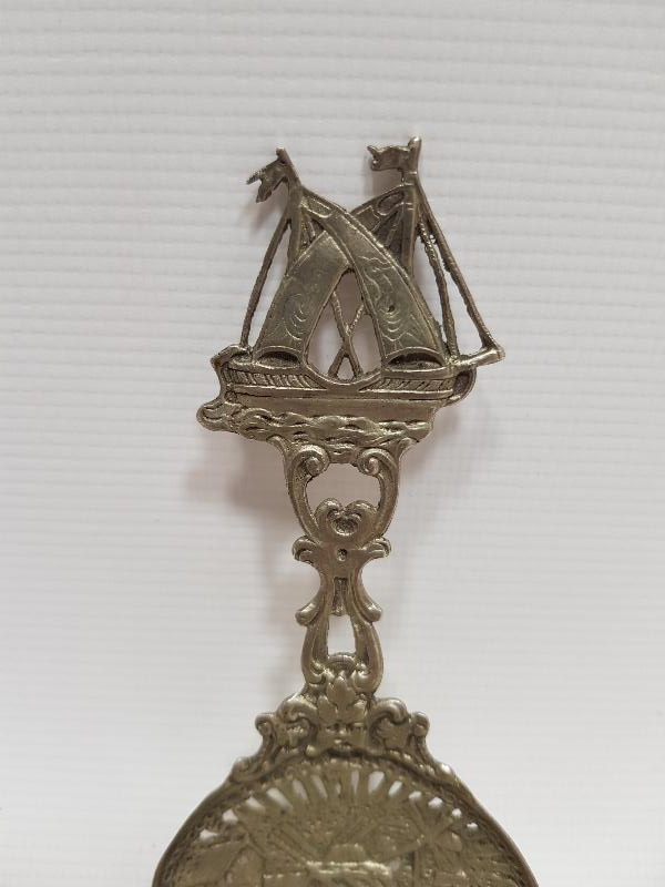 YELKENLİ VE DEĞİRMEN GÖRSELLİ GÜMÜŞ DUVAR KAŞIĞI