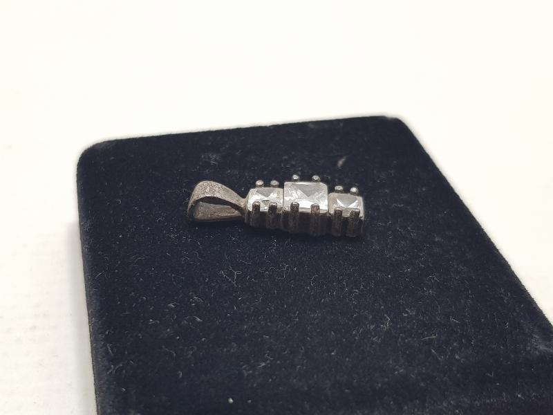 ZİRKON TAŞLI GÜMÜŞ KOLYE UCU