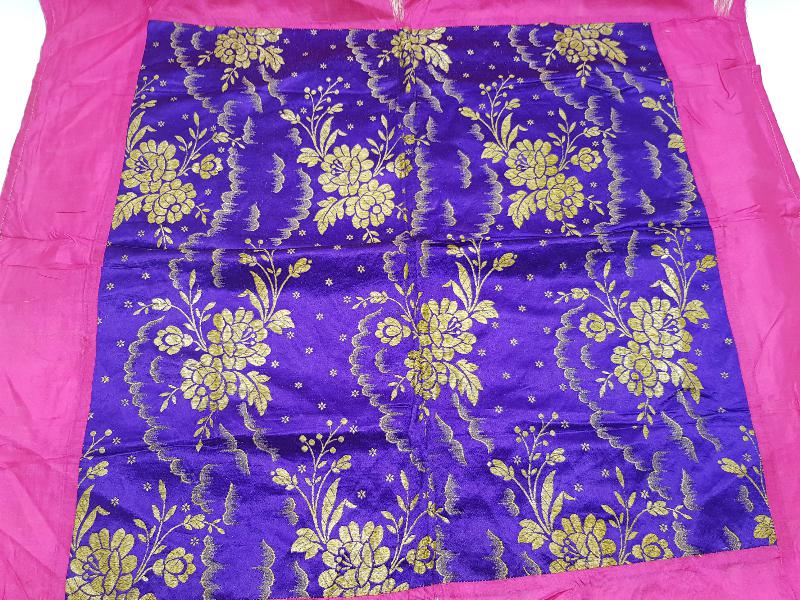 OSMANLI DÖNEMİ ALTIN SIRMA İŞLEMELİ HEREKE İPEK BOHÇA