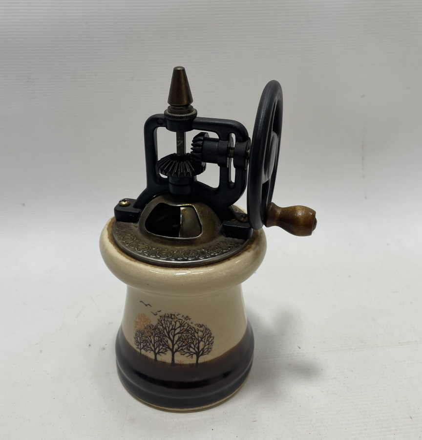 AVRUPA YAPIMI SANATÇI İMZALI KAHVE DEĞİRMENİ